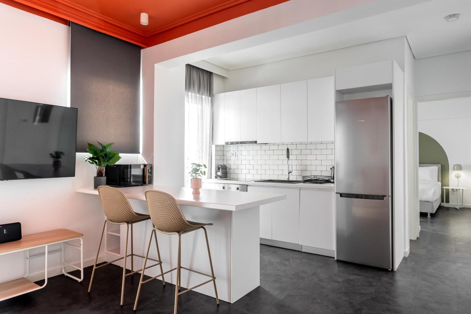 Onezerotwo By Zoia Living Aparthotel Athens Luaran gambar